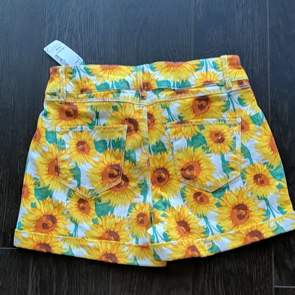 Shorts (brand new) - Picture 2 of 3